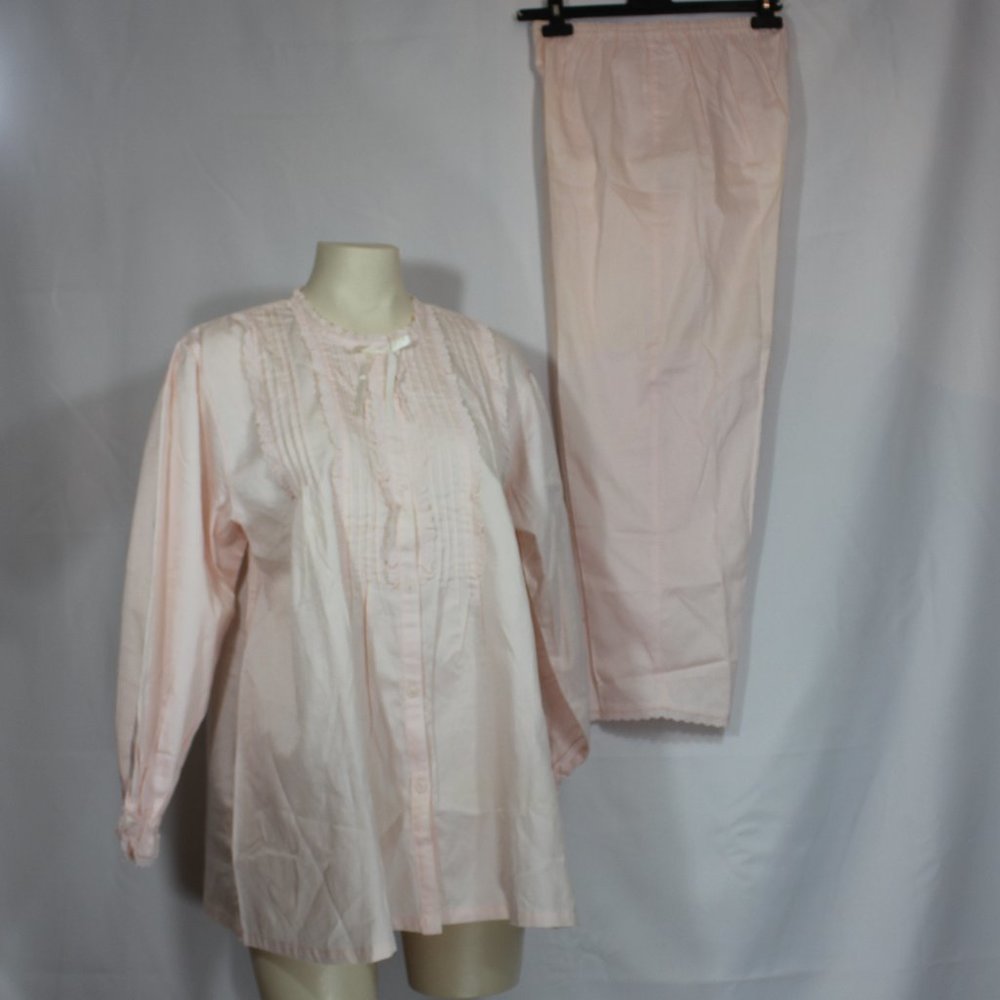 NWNT Wacoal Cozy Pajamas Sheer Peach  Set ILE SAINT LOUIS Crochet Cotton Medium